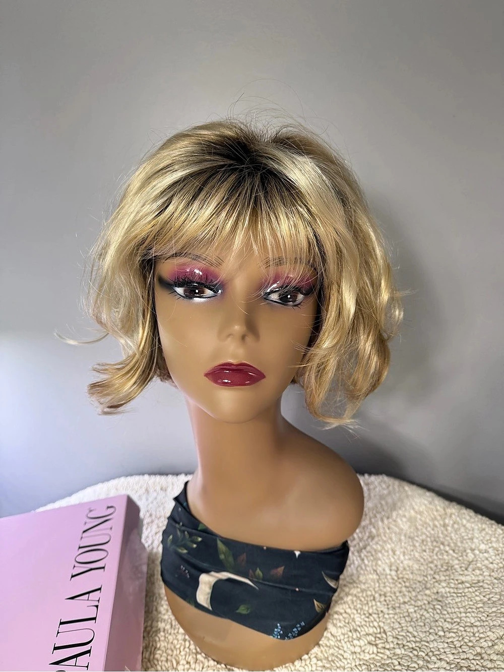 Paula Young Lily Wig
Color Honey Bun 
Short Layered Wig Blonde & Brown NWT